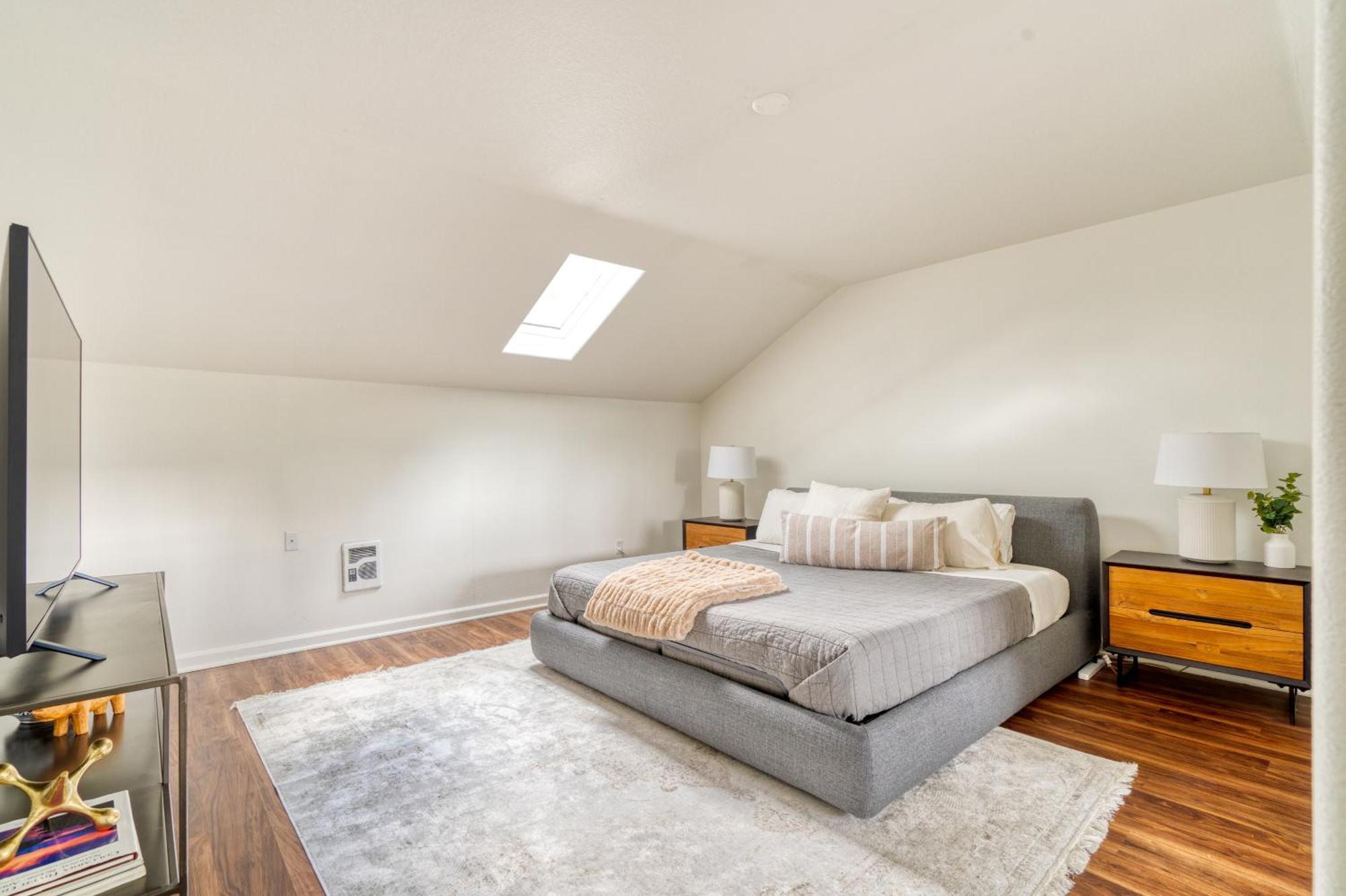Stay Portland - Perfect Portland Farmhouse Loft - Breweries & Bars Exterior photo