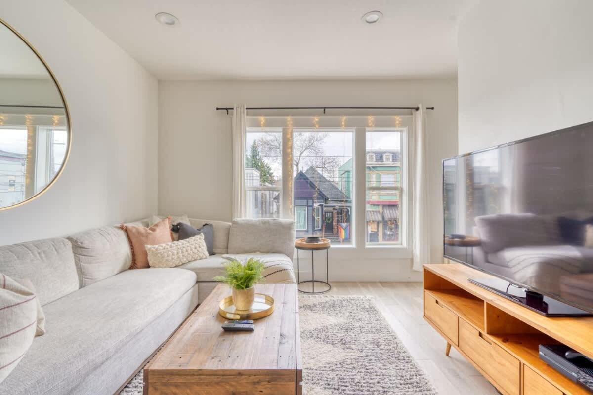 Stay Portland - Perfect Portland Farmhouse Loft - Breweries & Bars Exterior photo
